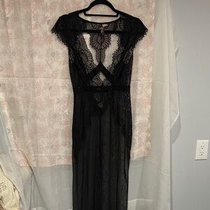 Elegant Black Lace Nightgown